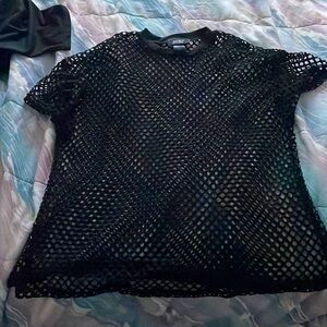 Short sleeved mesh top